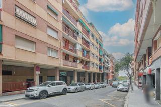 Affitto Locale commerciale  C/ hierbabuena. Solvia inmobiliaria  locales hospitalet de llobregat el