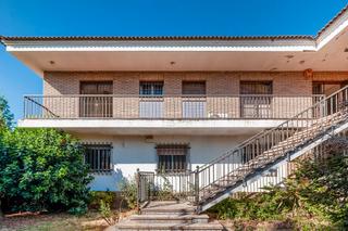 Xalet  C/ músico guerrero. Solvia inmobiliaria  chalet independiente córdoba