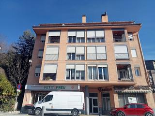 Local commercial  Pz municipal. Solvia inmobiliaria  locales guardiola de berguedà