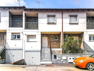 Casa aparellada  C/ juan josé elvira. Solvia inmobiliaria  chalet adosado serradilla del arroyo