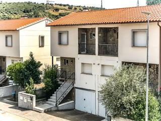 Doppelhaus  C/ juan josé elvira. Solvia inmobiliaria  chalet adosado serradilla del arroyo