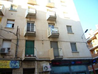 Pis  C/ miquel granell. Solvia inmobiliaria  piso amposta