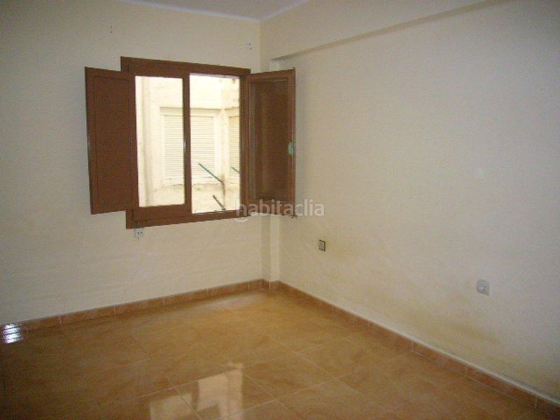 Foto c00dfcc6-815e-47b4-ac17-5dd93185e96a. Pis a Zona Hospital Amposta