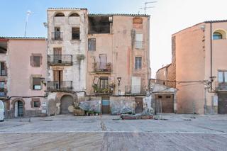 Casa aparellada  Pz major. Solvia inmobiliaria  chalet adosado artés