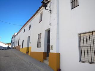 Casa aparellada  C/ manuel domínguez soriano. Solvia inmobiliaria  chalet adosado aracena