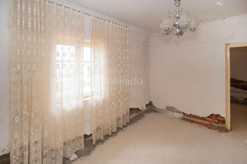 Foto 8ac41ea2-f5a3-46b9-8f74-9def6077f6db. Planta baixa a Fabero