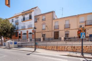 Pis  C/ de la barrera. Solvia inmobiliaria  piso lucena