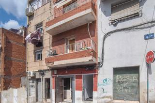 Piso  C/ mozart. Solvia inmobiliaria  piso badalona