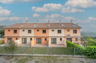 Casa aparellada  Diseminado puig barraques. Solvia inmobiliaria  chalet adosado darnius