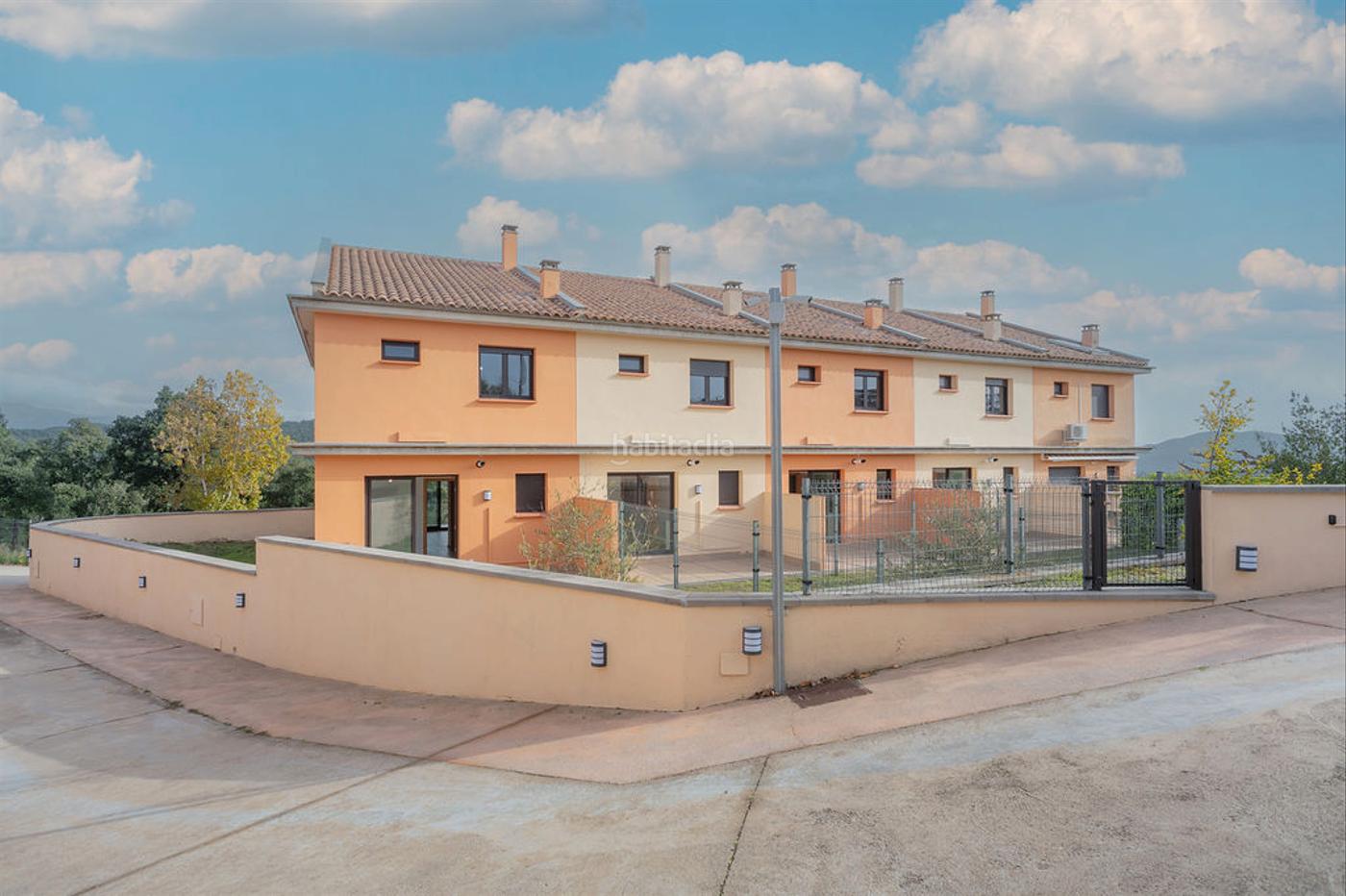 Solvia Inmobiliaria  Chalet adosado Darnius Darnius