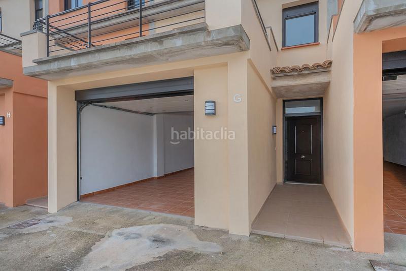 Foto bb233a82-cdbc-46fe-a99e-b6c15b42f152. Casa pareada solvia inmobiliaria chalet adosado en Darnius