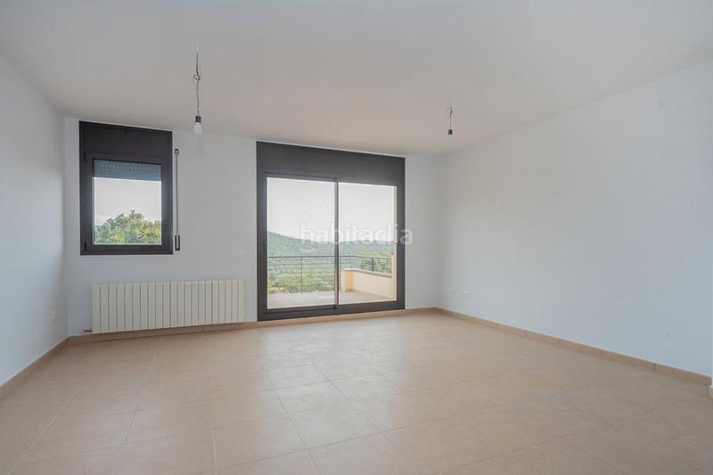 Foto fbf18054-75b0-46ae-98a2-a454cc6385e8. Casa pareada solvia inmobiliaria chalet adosado en Darnius