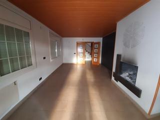 Chalet  C/ tarragona. Solvia inmobiliaria  chalet independiente palausolità i plegaman