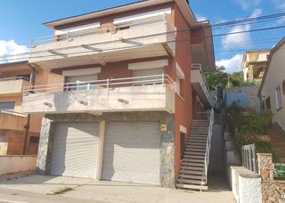 Xalet  C/ camèlies. Solvia inmobiliaria  chalet independiente santa maria de palauto