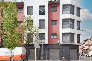Piso  Avda. puigmal. Solvia inmobiliaria  piso manlleu