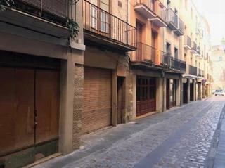 Casa aparellada  C/ mayor. Solvia inmobiliaria  chalet adosado cervera