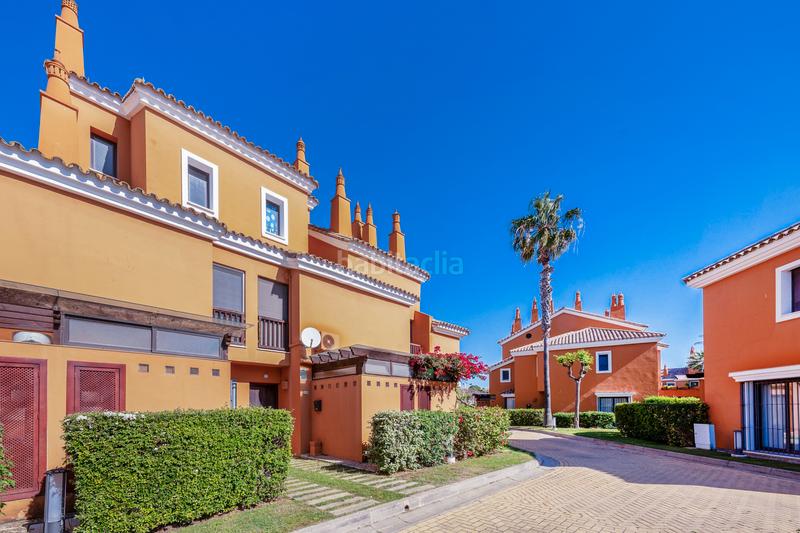 Foto a3678710-131b-4d9d-82fd-a7d57c6af48f. Dúplex amb piscina a Islantilla golf Islantilla
