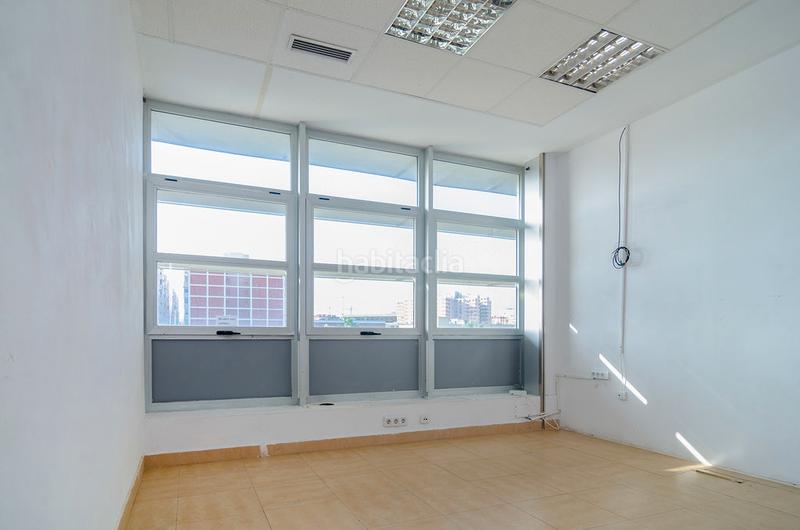 Foto fbc92b56-eb0a-4970-96da-aacd0e960a91. Local commercial dans Puntales - Zona Franca Cádiz