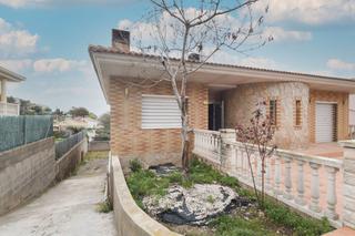 Chalet  C/ alacant. Solvia inmobiliaria  chalet independiente canyelles