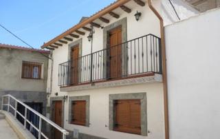 Casa aparellada  C/ vieja. Solvia inmobiliaria  chalet adosado épila