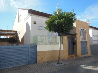 Casa aparellada  C/ hoyo de manzanares. Solvia inmobiliaria  chalet adosado leganés