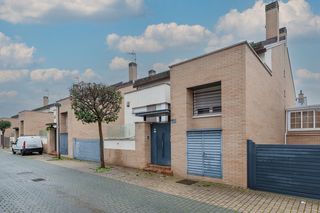 Xalet  C/ hoyo de manzanares. Solvia inmobiliaria  chalet independiente leganés