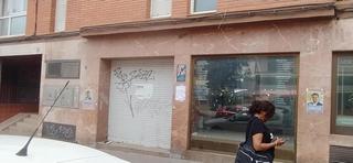 Local Comercial  Av manuel girona. Solvia inmobiliaria  locales castelldefels