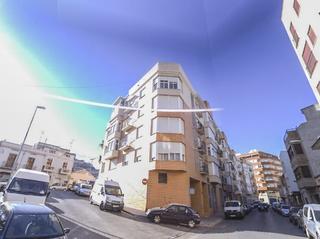 Appartement  C/ alfonso pallarés. Solvia inmobiliaria  piso onda
