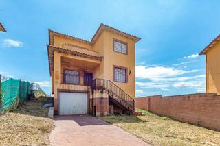 Xalet  C/ laderas. Solvia inmobiliaria  chalet independiente casar de escalona el