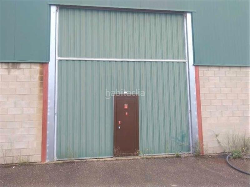 Foto 5661e182-c38e-4e6b-ae32-76925be80eef. Capannone industriale in Cuadros