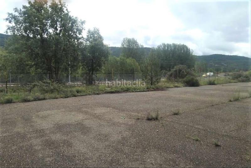 Foto fb7f33c4-9102-4f3a-a6ce-accb63b77096. Capannone industriale in Cuadros