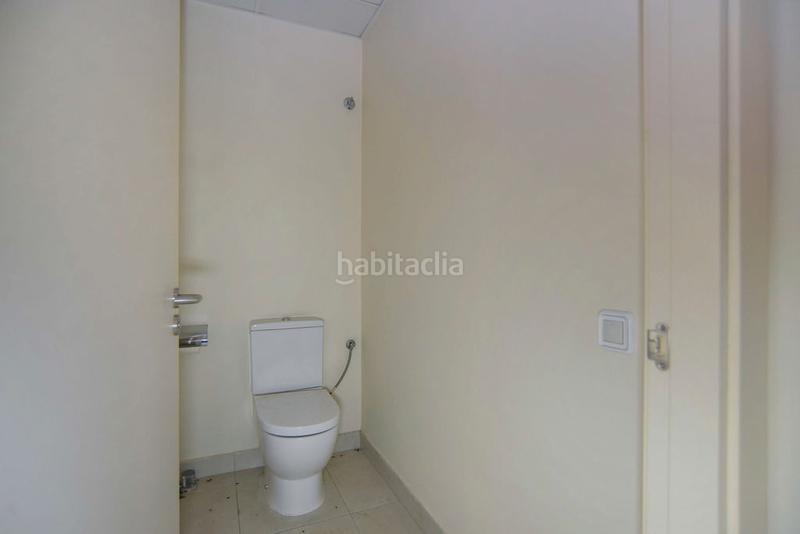 Foto 06186231-c593-482f-9be8-5bde2b905e5b. Local comercial a Singuerlín Santa Coloma de Gramenet