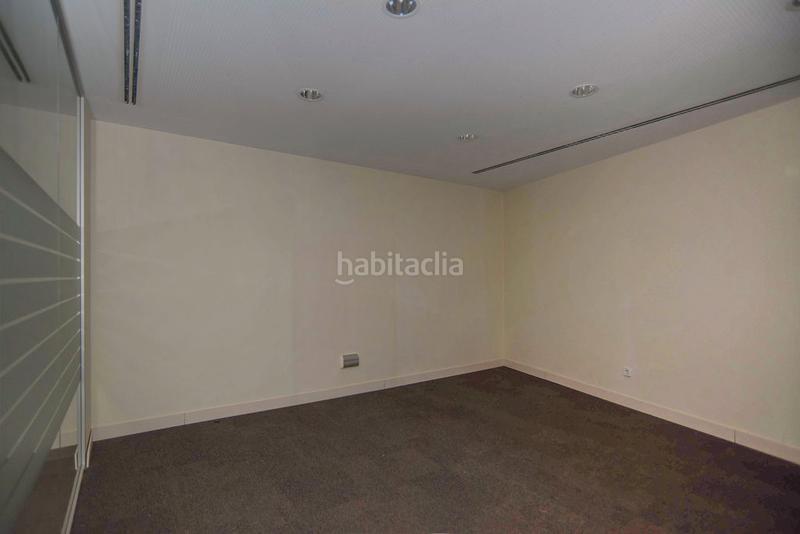 Foto 11b24ce1-7f3d-4279-b9df-e23108eec469. Local comercial a Singuerlín Santa Coloma de Gramenet