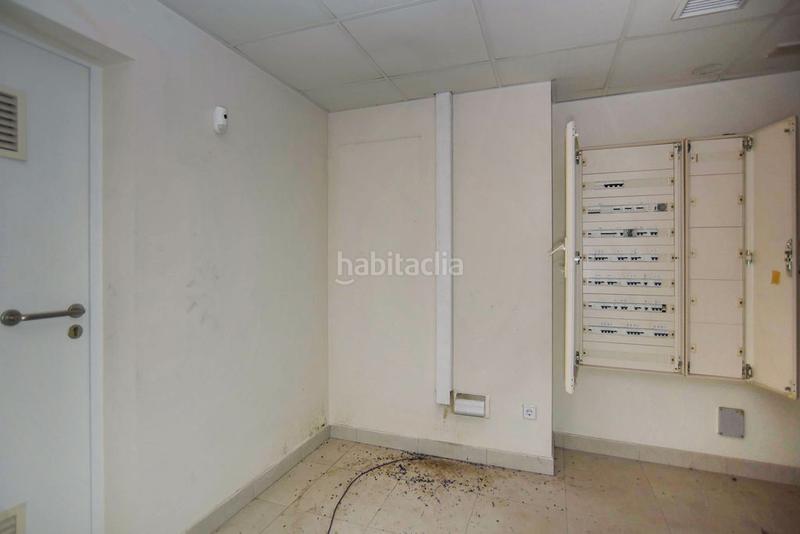 Foto 9e680bbe-ea79-484d-83b1-4955acbc72a4. Local comercial a Singuerlín Santa Coloma de Gramenet