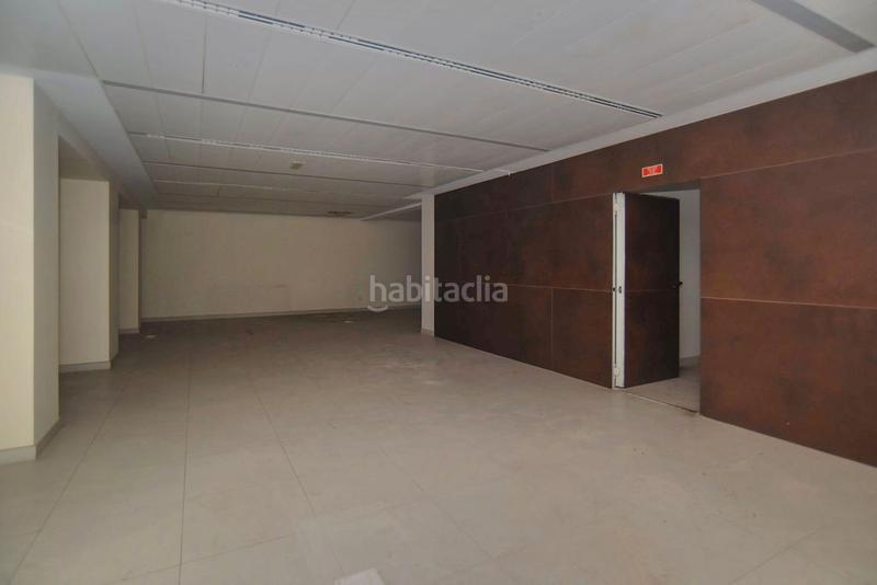 Foto a3eb236f-fad8-4953-aa93-0d240e17b102. Local comercial a Singuerlín Santa Coloma de Gramenet