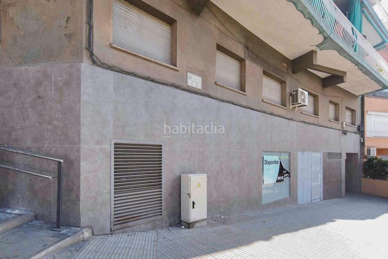 Foto de38261c-c857-4cdc-a2c4-1d4d1aa6e91a. Local comercial a Singuerlín Santa Coloma de Gramenet