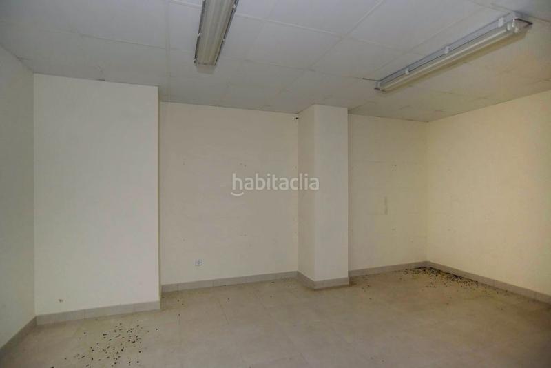 Foto fcfff08a-aeb0-4ef6-990d-dc240272446a. Local comercial a Singuerlín Santa Coloma de Gramenet