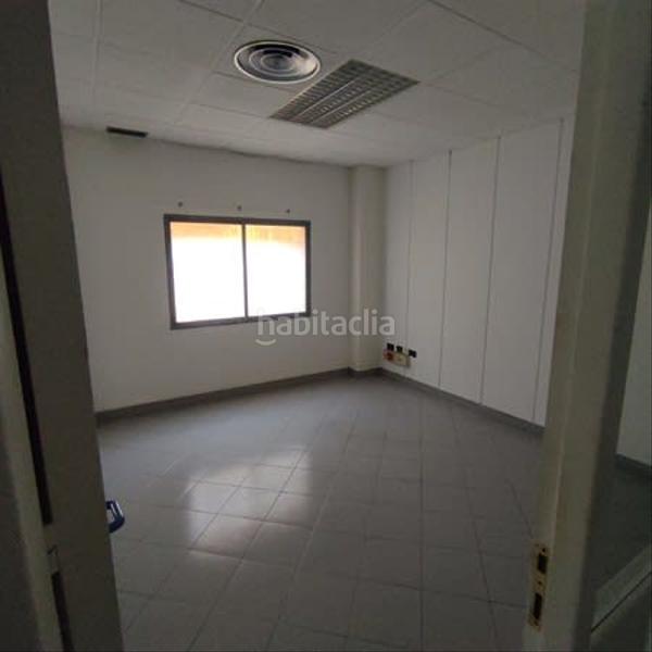 Foto 7edc9ffd-6a18-4843-8643-19c8e3d26739. Location local commercial dans Campo Verde Granada