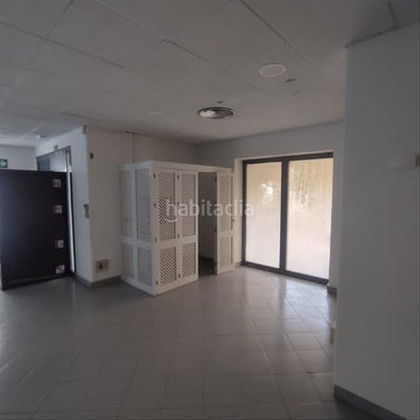 Foto d14bf88a-ff71-4e31-8373-5018c4352f6e. Location local commercial dans Campo Verde Granada