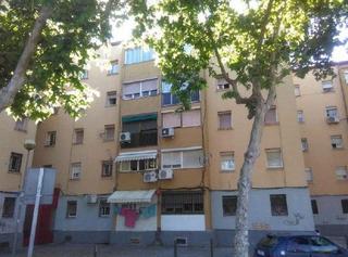 Pis  C/ cáceres. Solvia inmobiliaria  piso badalona