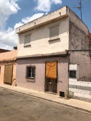 Casa aparellada  C/ del u de maig. Solvia inmobiliaria  chalet adosado carlet