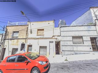 Maison jumelée  C/ franc comtat. Solvia inmobiliaria  chalet adosado terrassa