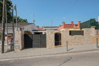 Doppelhaus  C/ málaga. Solvia inmobiliaria  chalet adosado rubí