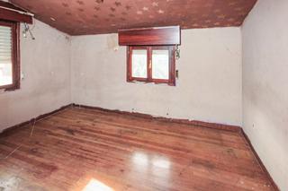 Xalet  Lg las tocachas. Solvia inmobiliaria  chalet independiente biañez