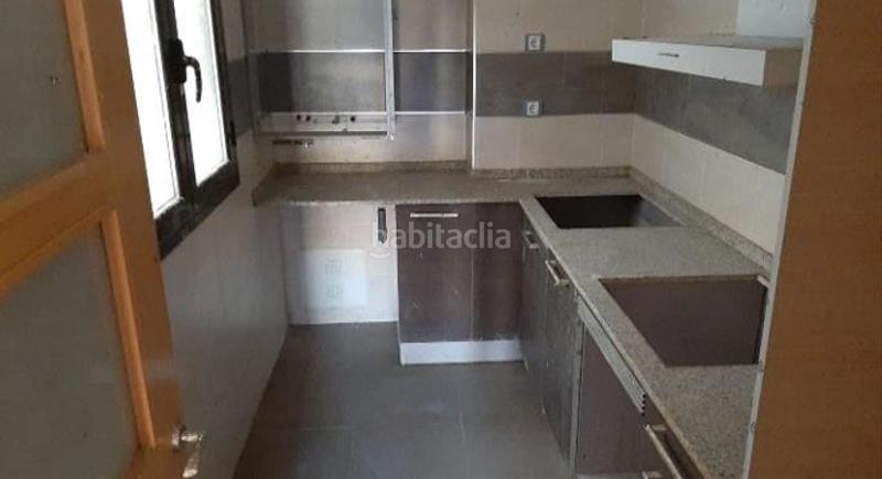 Foto bc275ed0-8340-4c5b-85ae-a7eea0283c28. Edifici a Alfarràs