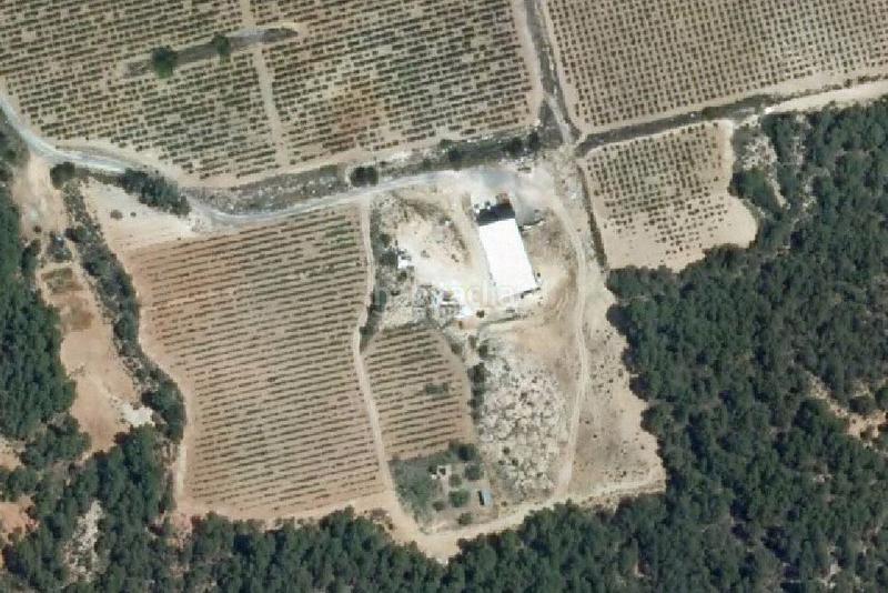 Foto d512d299-84e8-40f6-b0c8-40d467b82a49. Bâtiment à usage industriel dans Requena