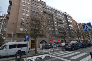 Miete Geschäftsraum  C/ luis morondo. Solvia inmobiliaria  locales pamplonairuña