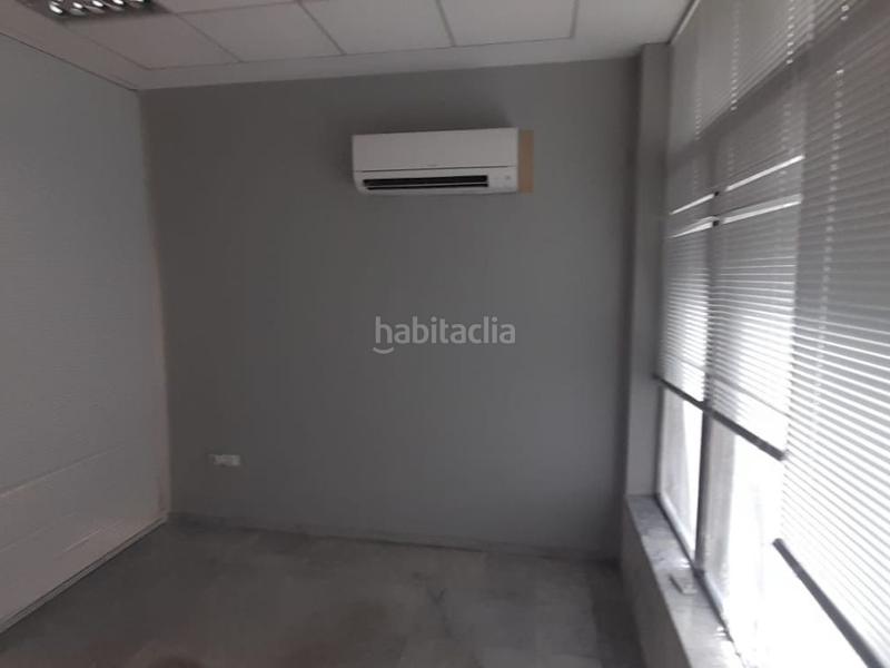 Foto 23ad4ffe-8256-46a3-8d9b-4efa067ba302. Alquiler local comercial solvia inmobiliaria locales en Sevilla