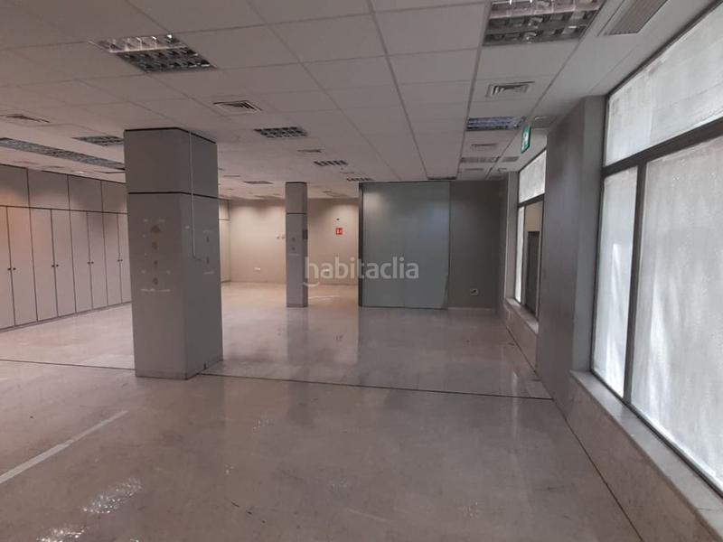 Foto 29835227-f449-4ef1-8a4e-87485d8b52b8. Alquiler local comercial solvia inmobiliaria locales en Sevilla