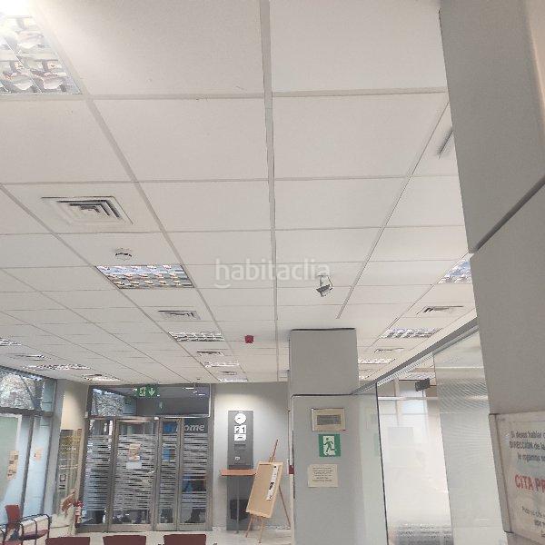 Foto dbe43e91-f3b4-41c9-ab07-48489dc6bf00. Alquiler local comercial solvia inmobiliaria locales en Sevilla